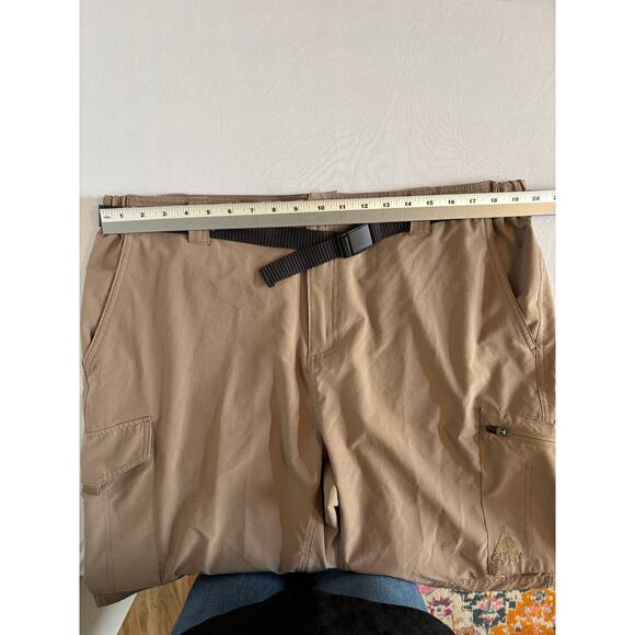 Gerry Men's Tan Cargo Hiking Shorts 40 Stretch Travel Outdoors Lightweight - Picture 7 of 10